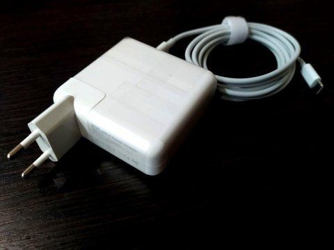 Блок живлення для ноутбука Apple 61W Type -C 09338 фото